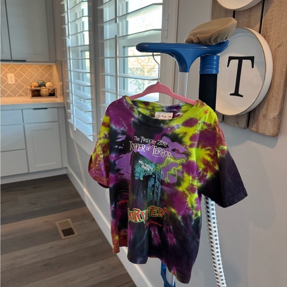 Disneyland Resort “Tower of Terror” youth shirt - Picture 1 of 4